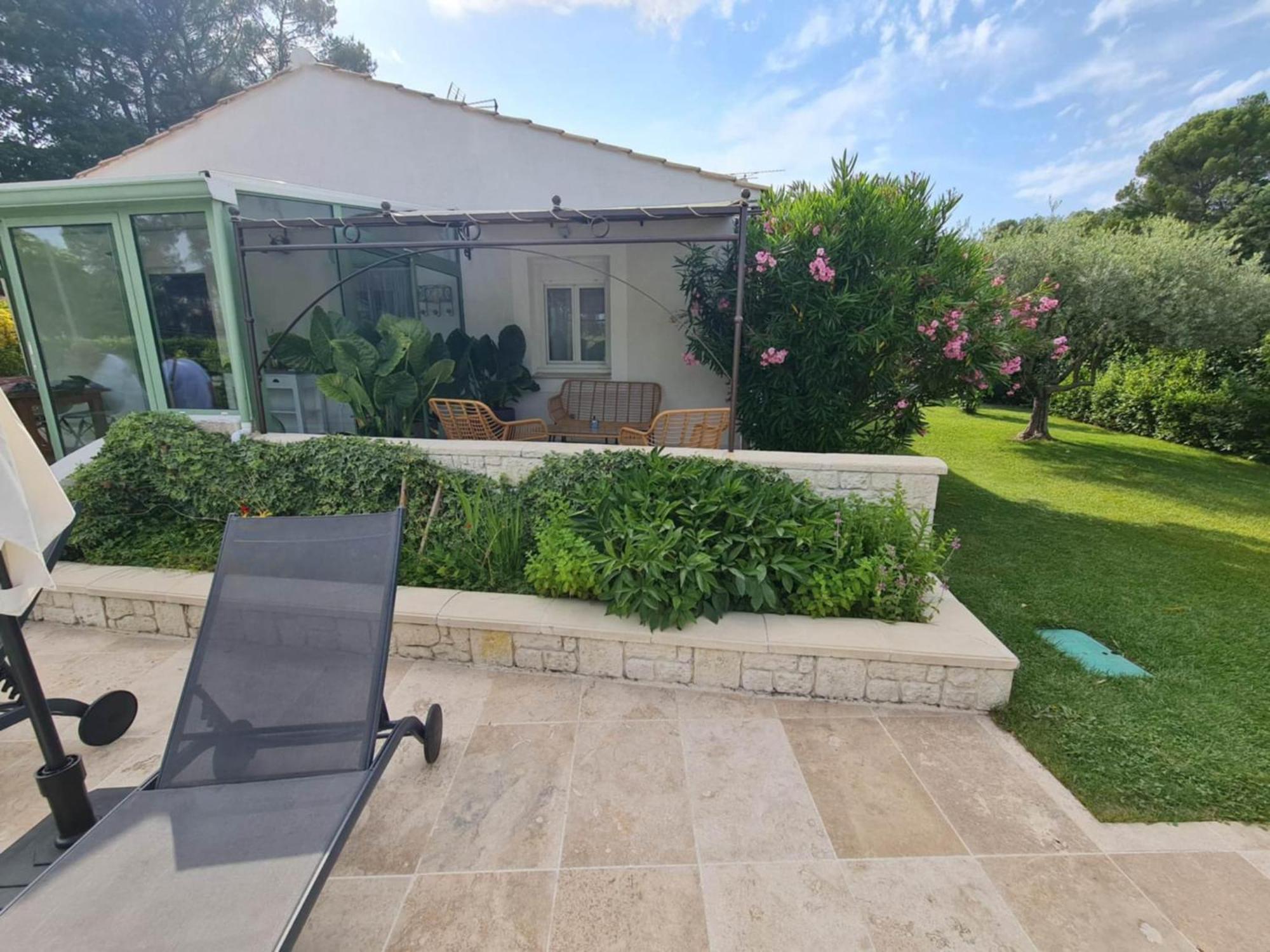 Maison Villa Pierrevert Exterior photo